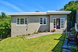 1 Victory Crescent, Tawa, Wellington, 5028, New Zealand