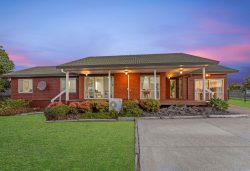 174 Burswood Drive, Burswood, Manukau City, Auckland, 2013, New Zealand