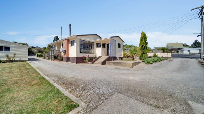 24 Halsey Street, Clinton, Clutha, Otago, 9534, New Zealand