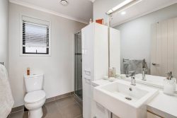 33 Riverleigh Drive, Snells Beach, Rodney, Auckland, 0920, New Zealand