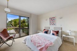 3/3 Peter Terrace, Castor Bay, Auckland, 0620, New Zealand