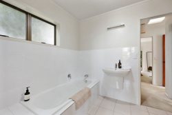 3/3 Peter Terrace, Castor Bay, Auckland, 0620, New Zealand