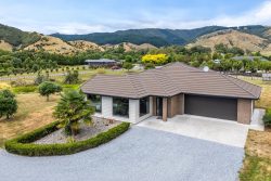 38 Mountain View Drive, Manakau, Horowhenua, Manawatu / Whanganui, 5583, New Zealand