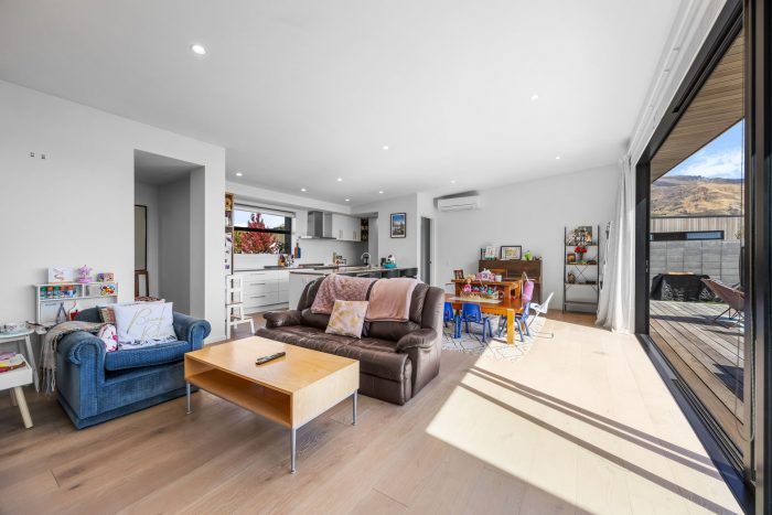 18 Stackbrae Avenue, Wanaka, Otago, 9305, New Zealand