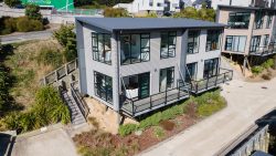 1 Ara Patukawenga, Tawa, Wellington, 5028, New Zealand