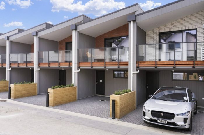 A&B/63B Owairaka Avenue Mount Albert Auckland City Auckland 1025 New Zealand