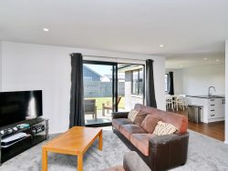 16 Chambers Avenue Woodend Waimakariri Canterbury 7610 New Zealand