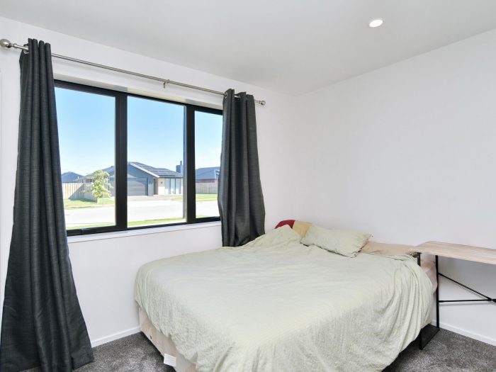 16 Chambers Avenue Woodend Waimakariri Canterbury 7610 New Zealand