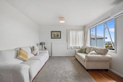 15 Moffat Road Red Beach Rodney Auckland 0932 New Zealand