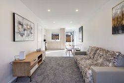 4/23 Awaroa Road Sunnyvale Waitakere City Auckland 0612 New Zealand
