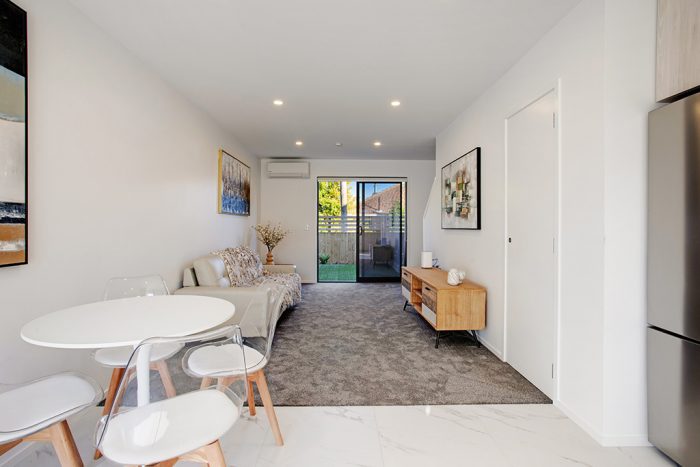 4/23 Awaroa Road Sunnyvale Waitakere City Auckland 0612 New Zealand