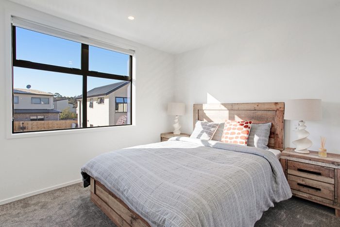 4/23 Awaroa Road Sunnyvale Waitakere City Auckland 0612 New Zealand