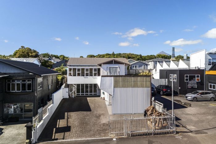 219 Devon Street West City Centre New Plymouth Taranaki 4310 New Zealand