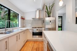 7 Emery Grove Bayview North Shore City Auckland 0629 New Zealand