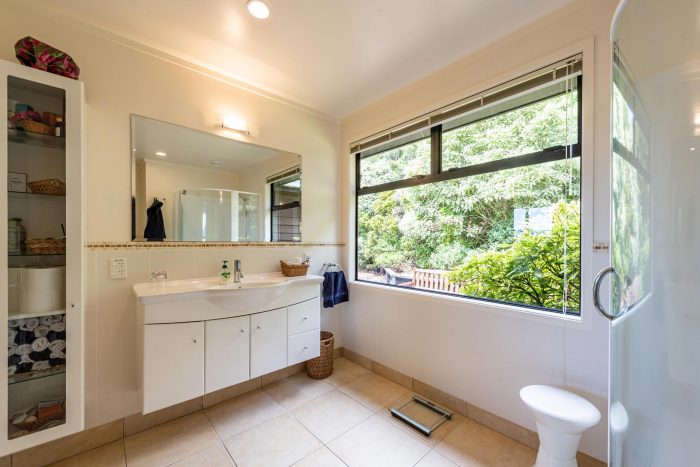9 Furneaux Grove, Whitby, Porirua, Wellington, 5024, New Zealand