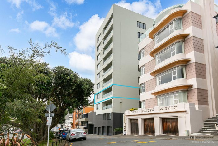 2/214 Oriental Parade, Oriental Bay, Wellington, 6011, New Zealand