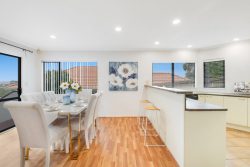 17 Jacanas Place Unsworth Heights North Shore City Auckland 0632 New Zealand