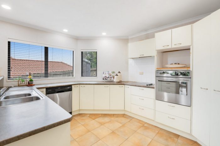 17 Jacanas Place Unsworth Heights North Shore City Auckland 0632 New Zealand