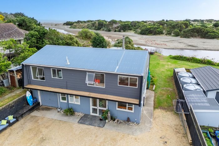 21 Manga-Pirau Street, Waikawa Beach, Horowhenua, Manawatu / Whanganui, 5573, New Zealand