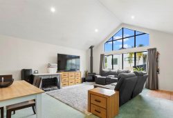 9 Loughanure Place, Massey, Waitakere City, Auckland, 0614, New Zealand