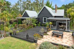 305 Whananaki North Road, Opuawhanga Whangarei Northland 0181 New Zealand