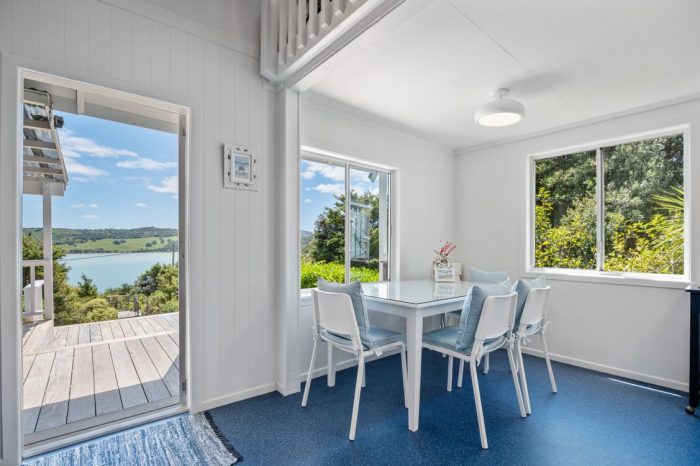 94 Hunterville Road, Orapiu, Waiheke Island, Auckland, 1971, New Zealand