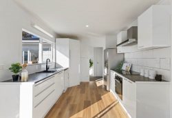 39A Brunton Place, Glenfield, North Shore City, Auckland, 0629, New Zealand