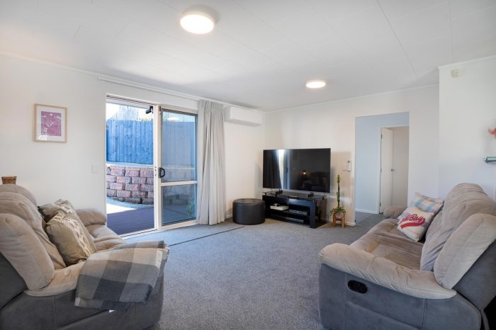 24A Hiwi Crescent, Titahi Bay, Porirua, Wellington, 5022, New Zealand