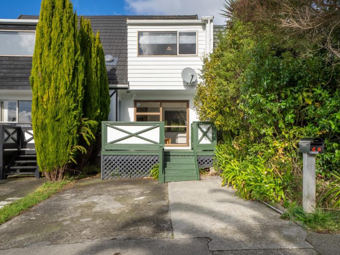 4A Makatote Grove, Churton Park, Wellington, 6037, New Zealand