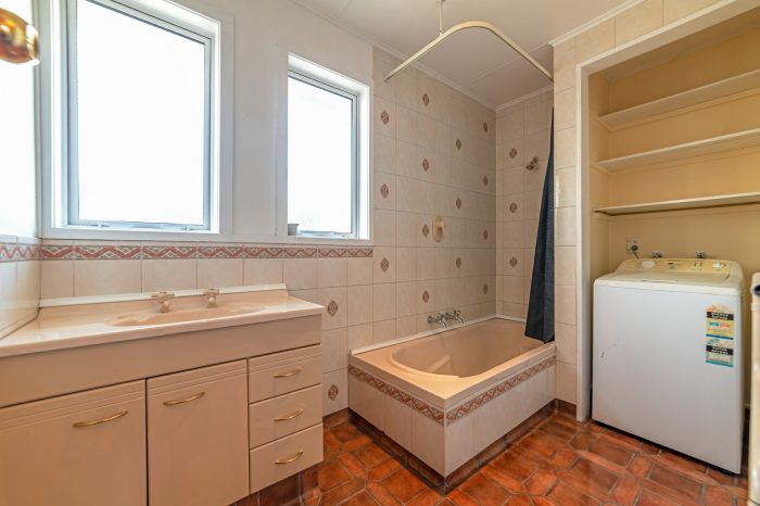 18 Acacia Street, Kelvin Grove, Palmerston North, Manawatu / Whanganui, 4414, New Zealand