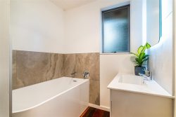 8 Blue Gum Drive, Warkworth, Rodney, Auckland, 0981, New Zealand