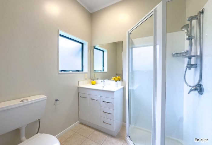 27 Carling Avenue, Massey, Waitakere City, Auckland, 0614, New Zealand