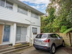 6 Cyril Way, Paparangi, Wellington, 6037, New Zealand