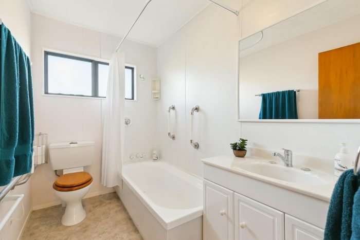11A Roy Street, Tawa, Wellington, 5028, New Zealand
