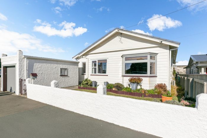93 Apu Crescent, Lyall Bay, Wellington, 6022, New Zealand