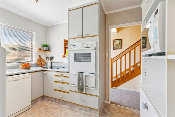 107 Main Road, Tawa, Wellington, 5028, New Zealand
