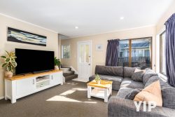 2/154 Newlands Road, Newlands, Wellington, 6037, New Zealand