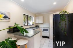 2/154 Newlands Road, Newlands, Wellington, 6037, New Zealand