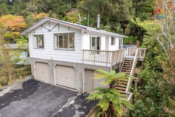 102 Pinehaven Road, Pinehaven, Upper Hutt, Wellington, 5019, New Zealand