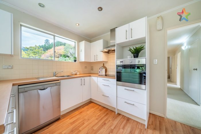 102 Pinehaven Road, Pinehaven, Upper Hutt, Wellington, 5019, New Zealand
