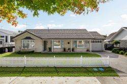 52 Queen Street, Cambridge, Waipa, Waikato 3434, New Zealand
