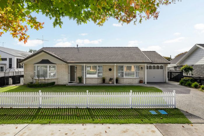 52 Queen Street, Cambridge, Waipa, Waikato 3434, New Zealand