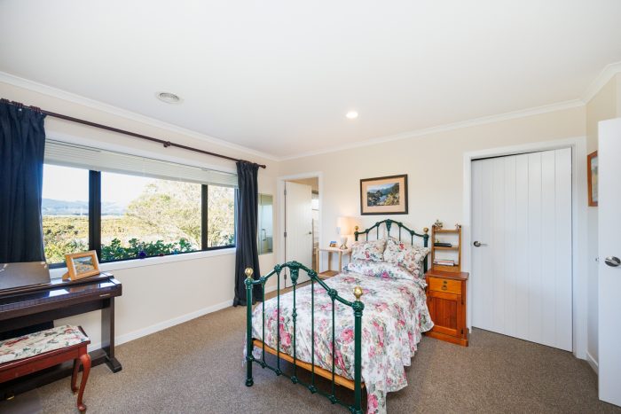 12 Ron Place, Fitzherbert, Palmerston North, Manawatu / Whanganui, 4410, New Zealand