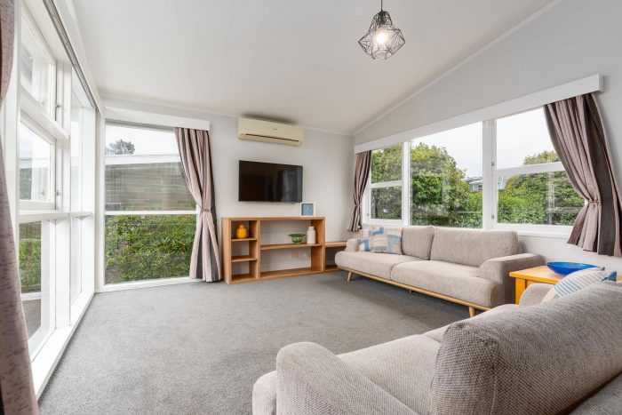 15 Silverbirch Grove, Churton Park, Wellington, 6037, New Zealand