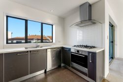 2/11 Hatfield Place, Albany Heights, Rodney, Auckland, 0632, New Zealand