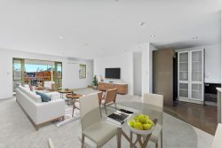 2/11 Hatfield Place, Albany Heights, Rodney, Auckland, 0632, New Zealand