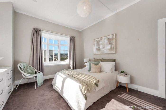 24 Wha Street, Lyall Bay, Wellington, 6022, New Zealand