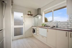 1/4 Valecrest Avenue, Parklands, Christchurch City, Canterbury, 8083, New Zealand