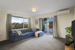 1/4 Valecrest Avenue, Parklands, Christchurch City, Canterbury, 8083, New Zealand