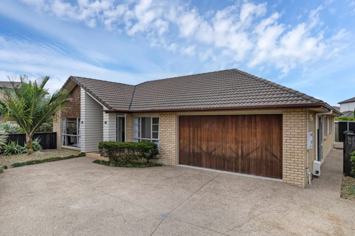 125 Wayne Francis Drive, Flat Bush, Manukau City, Auckland, 2016, New Zealand